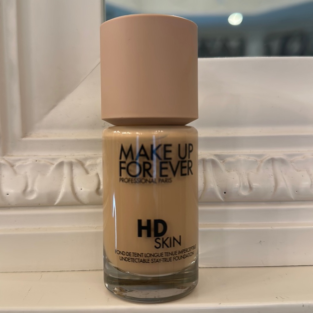 MAKE UP FOR EVER  HD skin foundation